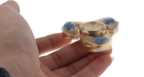 【在庫ラスト1個★即納可能】ハンド フィジェット スピナー スタイルF(007) 真鍮+チタン製 真鍮カラー+ブルー★EDC Focus Toy brass + titanium【6829200】