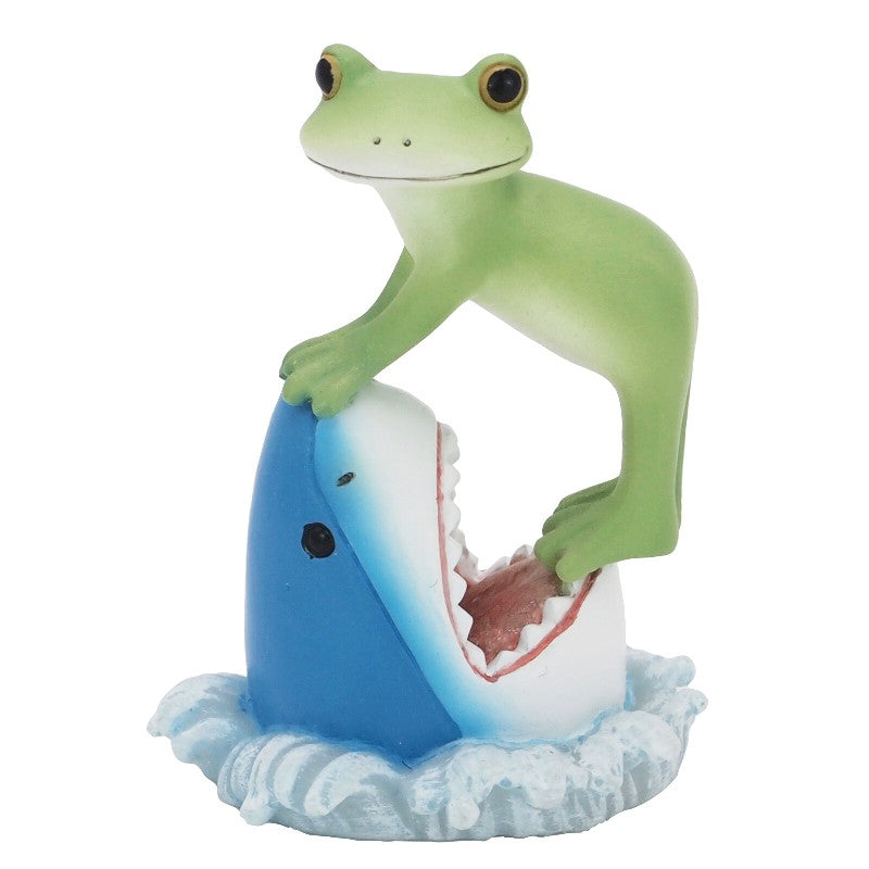 【在庫あり★即納可能】コポー サメと絶体絶命カエル Copeau★風水★金運【新品】【蛙/カエル/かえる】【置物】【キャラクターグッズ★雑貨】626210