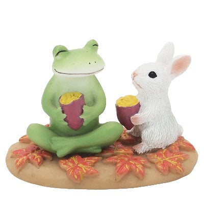 【在庫あり★即納可能】コポー 焼き芋を食べるカエルとウサギ Copeau★風水★金運【新品】【蛙/カエル/かえる】【置物】【キャラクターグッズ★雑貨】626229